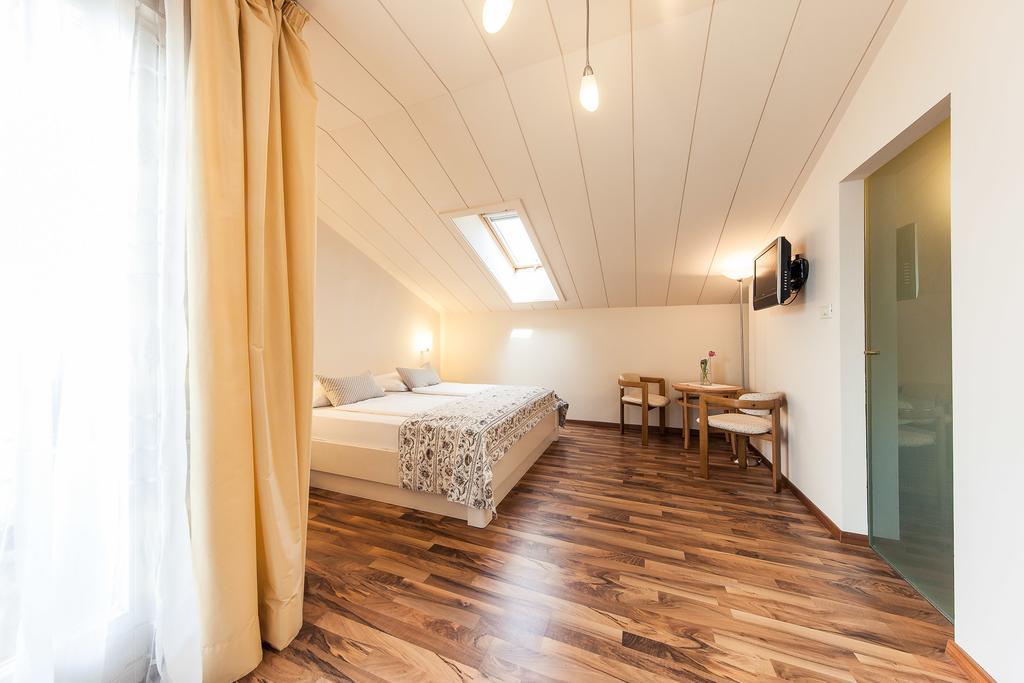 Hotel Landhaus Innerhofer Schenna Luaran gambar